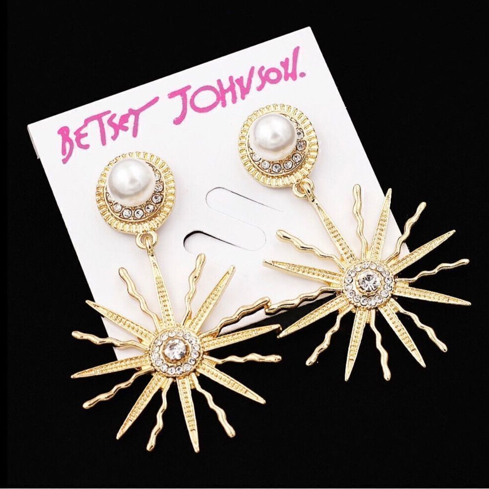 ⭐️ Betsey Johnson crystal & pearl sunflower dangle earrings ⭐️